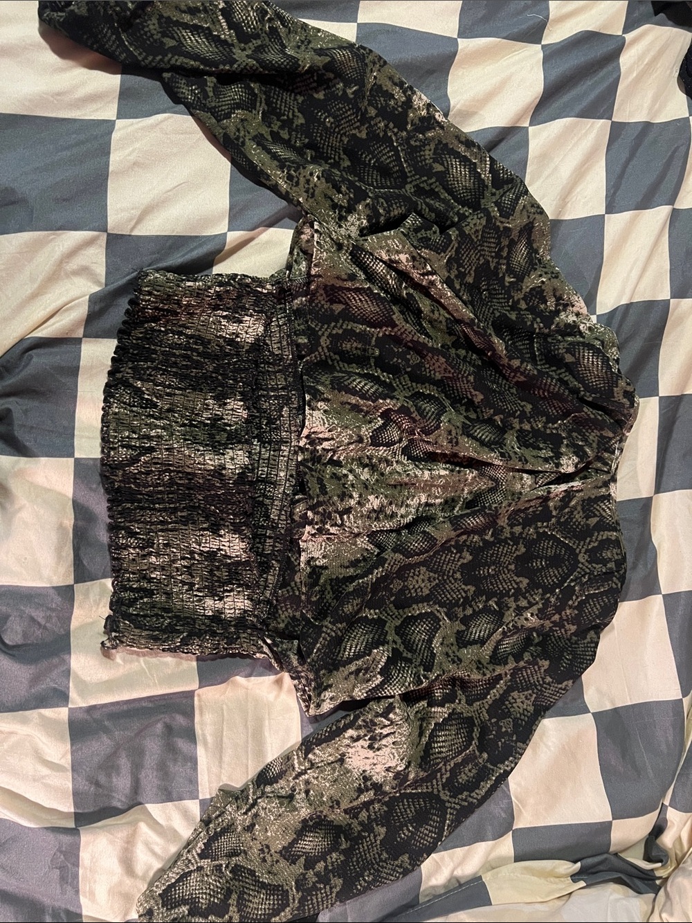 Revamped - Snakeskin crop top - Picture 5 of 5